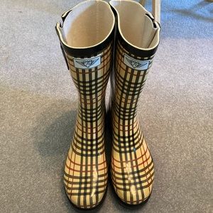 Rainboots size 8 worn one time